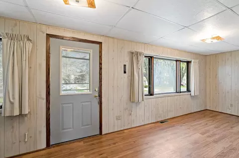 Entry Way - 615 7th St, Kenyon, MN 55946 photo 3 of 4