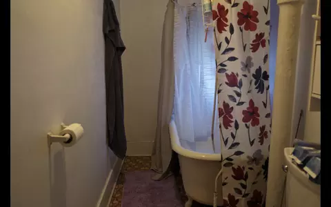 Bath - 1209 Quince St, Brainerd, MN 56401 photo 3 of 3