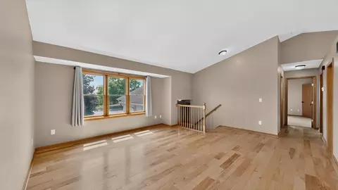 Living - 290 5th Ave SE, Plainview, MN 55964 photo 4 of 7