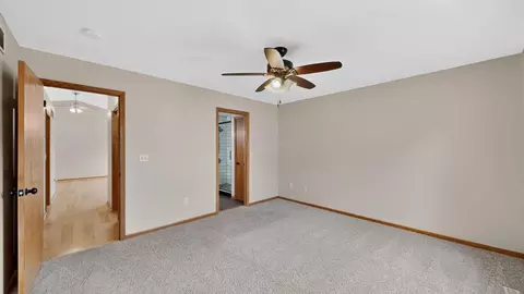 Bedroom - 290 5th Ave SE, Plainview, MN 55964 photo 2 of 5
