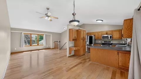 Living - 290 5th Ave SE, Plainview, MN 55964 photo 1 of 7