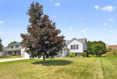 Exterior - 290 5th Ave SE, Plainview, MN 55964 photo 4 of 10