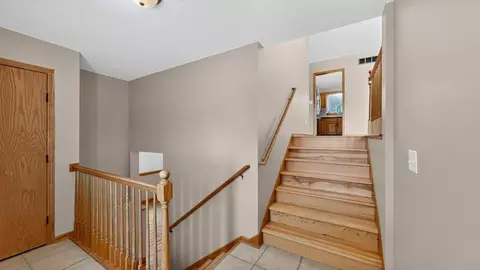 Entry Way - 290 5th Ave SE, Plainview, MN 55964 photo 1 of 3