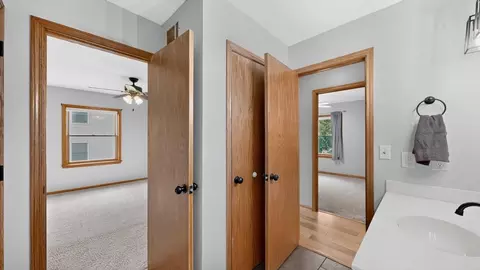 Entry Way - 290 5th Ave SE, Plainview, MN 55964 photo 3 of 3