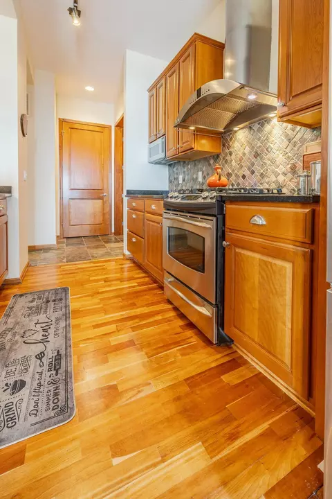 Kitchen - 4100 Spring St #410, Spring Park, MN 55384 photo 4 of 6