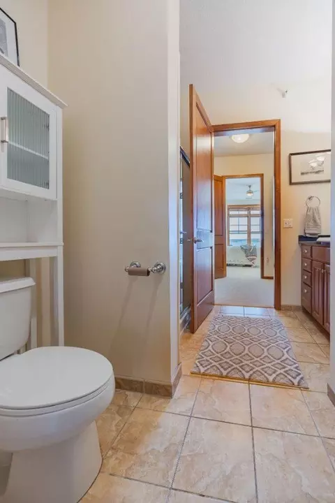 Bath - 4100 Spring St #410, Spring Park, MN 55384 photo 2 of 3