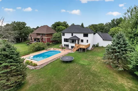 9140 Heritage Way, Woodbury, MN 55125