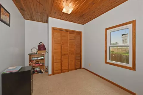 Bedroom - 5215 E 2nd St, Superior, WI 54880 photo 3 of 7