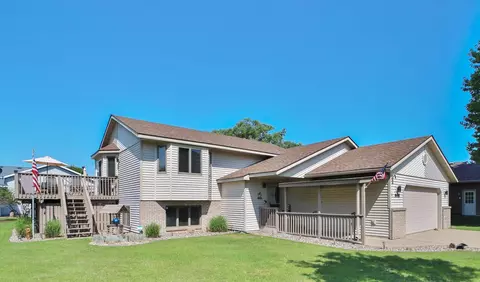 908 Lilac Ln, Little Falls, MN 56345