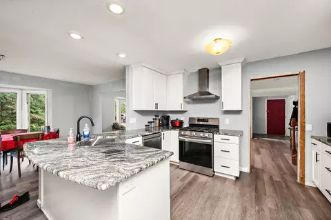 Kitchen - 26405 Smithtown Rd, Shorewood, MN 55331 photo 3 of 4