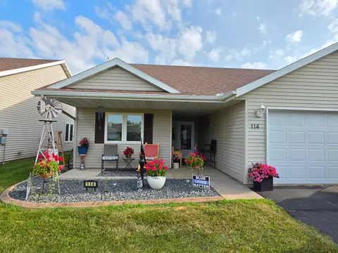 Exterior - 114 6th Ave NE, Elgin, MN 55932 photo 3 of 12