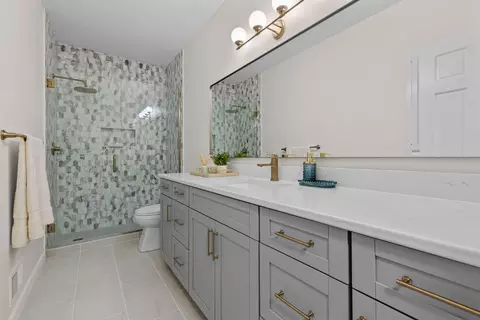 Bath - 6524 Aster Cir, Excelsior, MN 55331 photo 7 of 7