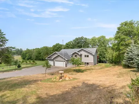 7232 Dove St, Pequot Lakes, MN 56472