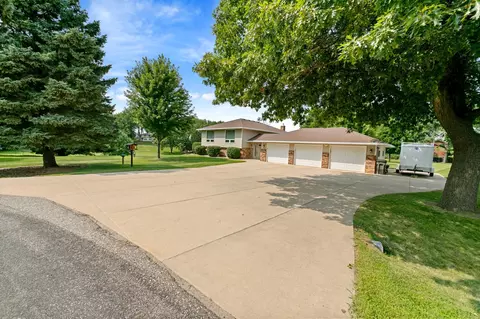 5330 Pine Cone Ln, Carver, MN 55315