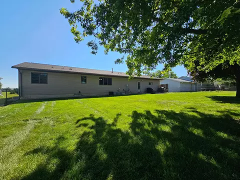Exterior - 430 9th St E, Hector, MN 55342 photo 4 of 13
