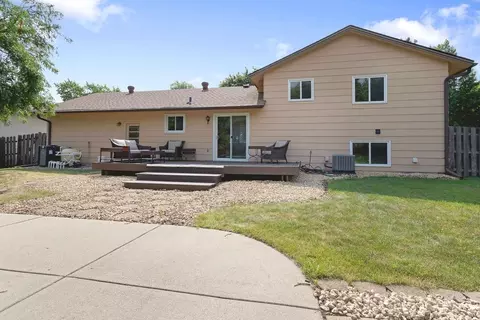 Exterior - 3819 Lodestone Ln, Eagan, MN 55122 photo 3 of 5