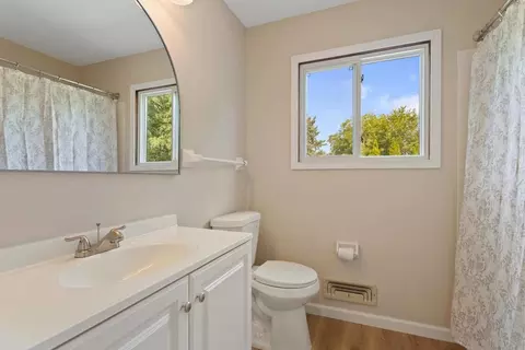 Bath - 3819 Lodestone Ln, Eagan, MN 55122 photo 1 of 2