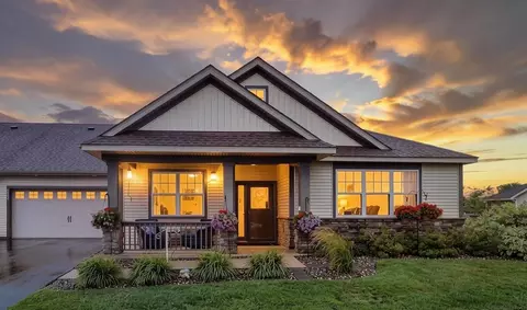 8004 64th St S, Cottage Grove, MN 55016