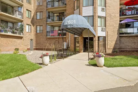 2601 Kenzie Ter #412, Saint Anthony, MN 55418