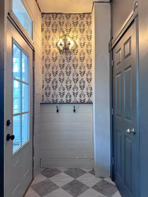Entry Way - 707 N 5th St, Brainerd, MN 56401 photo 2 of 5