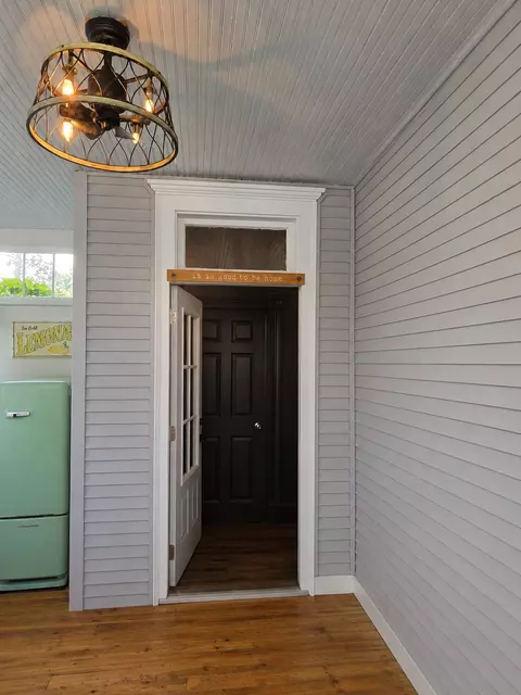 Entry Way - 707 N 5th St, Brainerd, MN 56401 photo 1 of 5