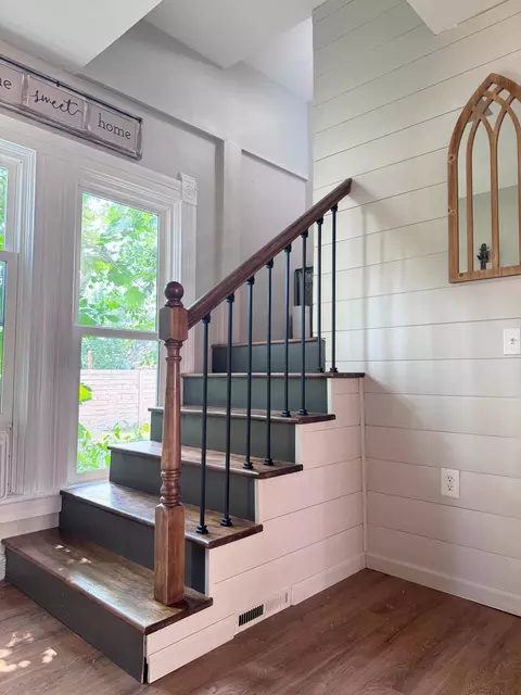 Entry Way - 707 N 5th St, Brainerd, MN 56401 photo 5 of 5