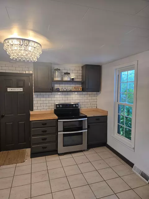 Kitchen - 707 N 5th St, Brainerd, MN 56401 photo 3 of 5