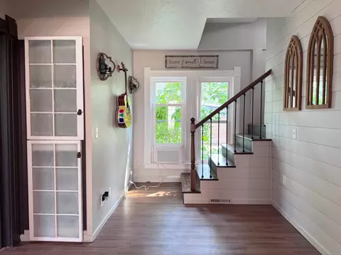 Entry Way - 707 N 5th St, Brainerd, MN 56401 photo 3 of 5