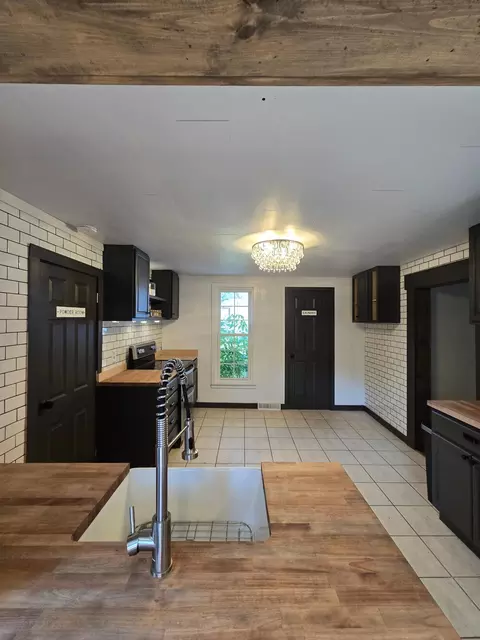 Kitchen - 707 N 5th St, Brainerd, MN 56401 photo 4 of 5