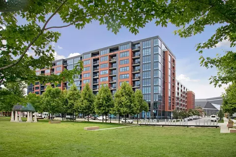 215 10th Ave S #424, Minneapolis, MN 55415
