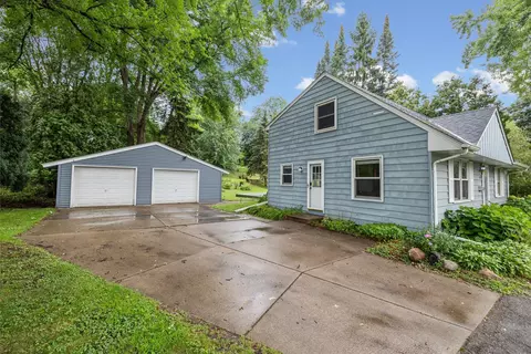 Exterior - 8236 Queen Ave S, Bloomington, MN 55431 photo 6 of 8