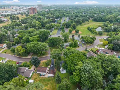 View/Area - 8236 Queen Ave S, Bloomington, MN 55431 photo 5 of 6