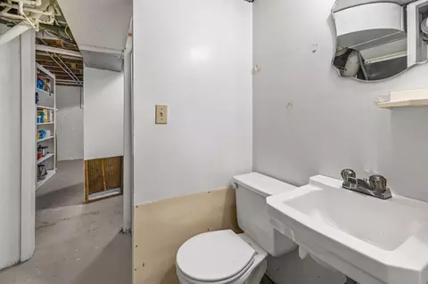Bath - 8236 Queen Ave S, Bloomington, MN 55431 photo 3 of 3