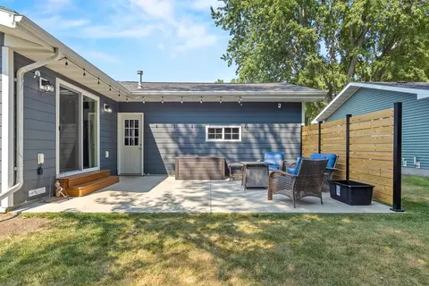 Exterior - 405 S Lake St, Hendricks, MN 56136 photo 5 of 14