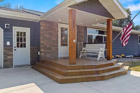 Exterior - 405 S Lake St, Hendricks, MN 56136 photo 3 of 14