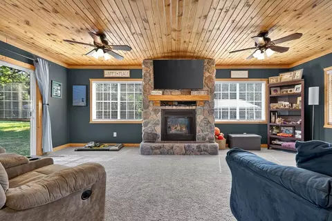 Living - 405 S Lake St, Hendricks, MN 56136 photo 5 of 8