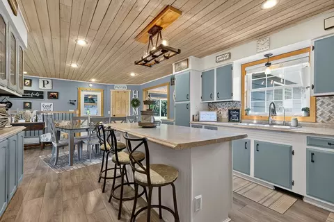 Kitchen - 405 S Lake St, Hendricks, MN 56136 photo 4 of 4