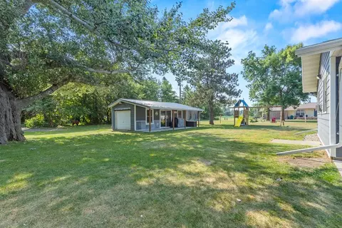 Exterior - 405 S Lake St, Hendricks, MN 56136 photo 6 of 14