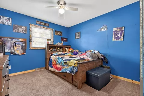 Bedroom - 405 S Lake St, Hendricks, MN 56136 photo 3 of 7