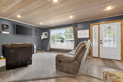 Living - 405 S Lake St, Hendricks, MN 56136 photo 1 of 8