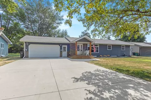 Exterior - 405 S Lake St, Hendricks, MN 56136 photo 2 of 14
