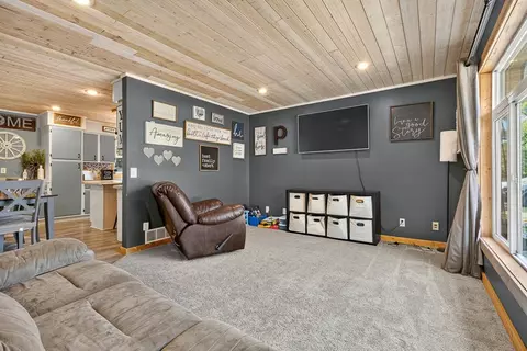 Living - 405 S Lake St, Hendricks, MN 56136 photo 3 of 8