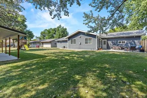Exterior - 405 S Lake St, Hendricks, MN 56136 photo 4 of 14