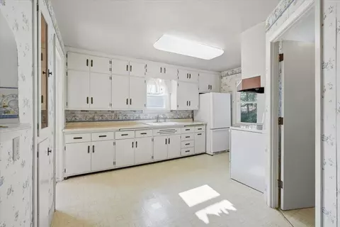 Kitchen - 1360 Maple St, Baldwin, WI 54002 photo 2 of 3