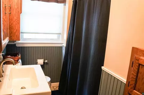 Bath - 5845 N Shore Dr, Duluth, MN 55804 photo 8 of 8
