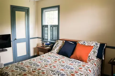 Bedroom - 5845 N Shore Dr, Duluth, MN 55804 photo 5 of 7