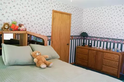 Bedroom - 5845 N Shore Dr, Duluth, MN 55804 photo 1 of 7