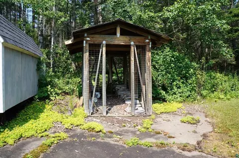 Exterior - 5845 N Shore Dr, Duluth, MN 55804 photo 4 of 8
