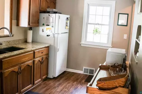 Kitchen - 5845 N Shore Dr, Duluth, MN 55804 photo 3 of 3