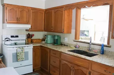 Kitchen - 5845 N Shore Dr, Duluth, MN 55804 photo 1 of 3